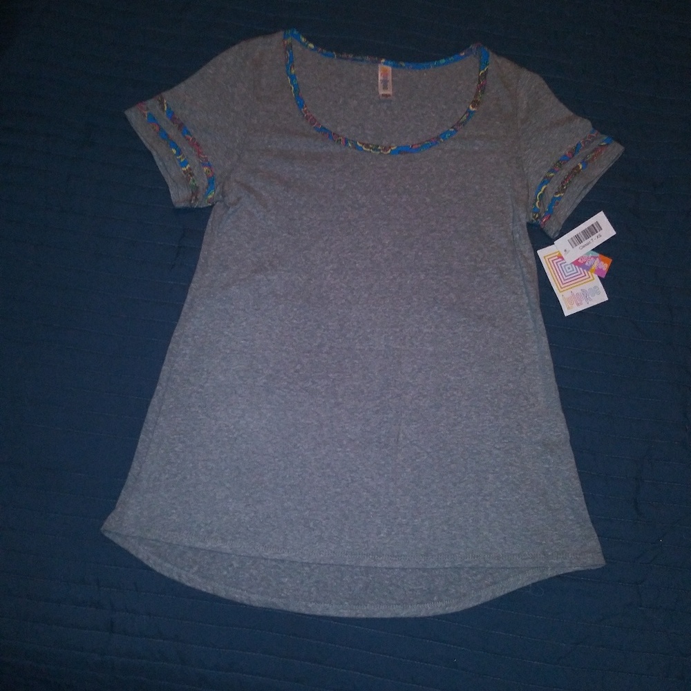 LuLaRoe Classic T X-Small (0-2)